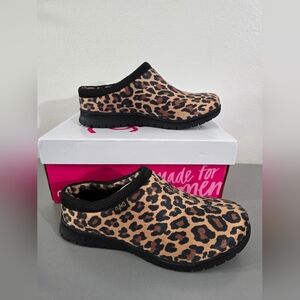 Ryka Stellar Cheetah Clogs NIB 7 Wide
